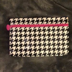 Black And White Houndstooth Makeup Bag